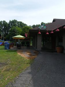 Exterior of Wheel Fun Rentals Mini Golf Course and Malt Shop in Richfield, Minnesota