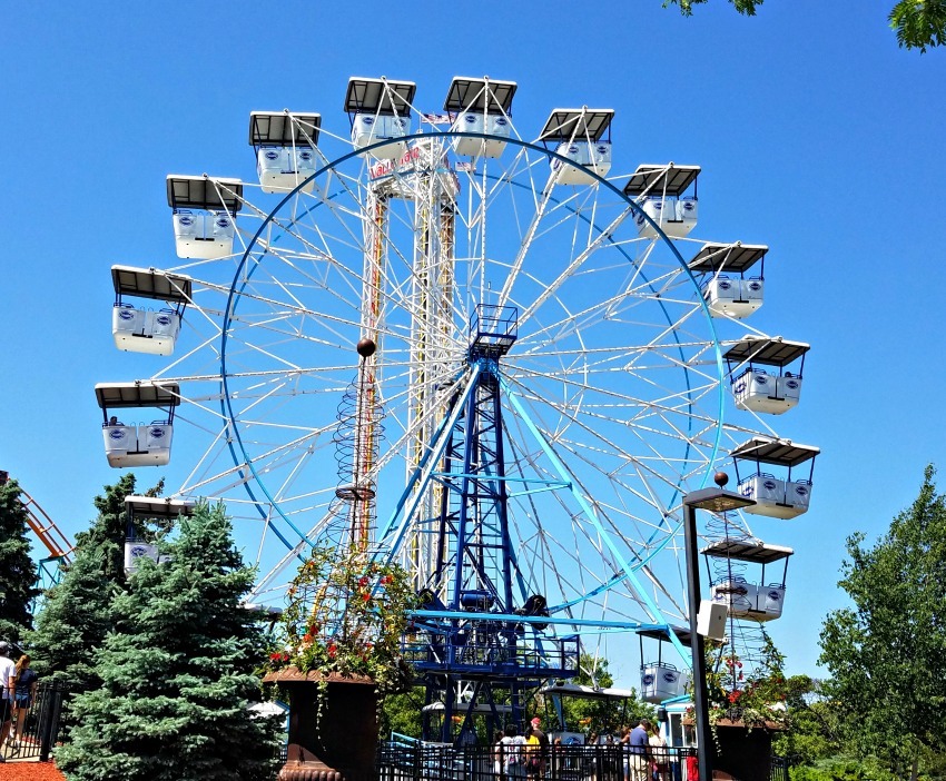 Ferris Wheel at Valleyfair in Shaklopee MN