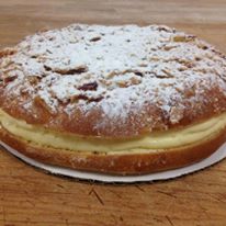 Try the "Beehive" at Hans' Bakery